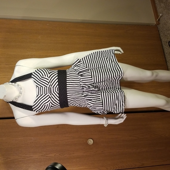 🖤Hot Topic Sweet Love Halter Dress - Picture 2 of 5